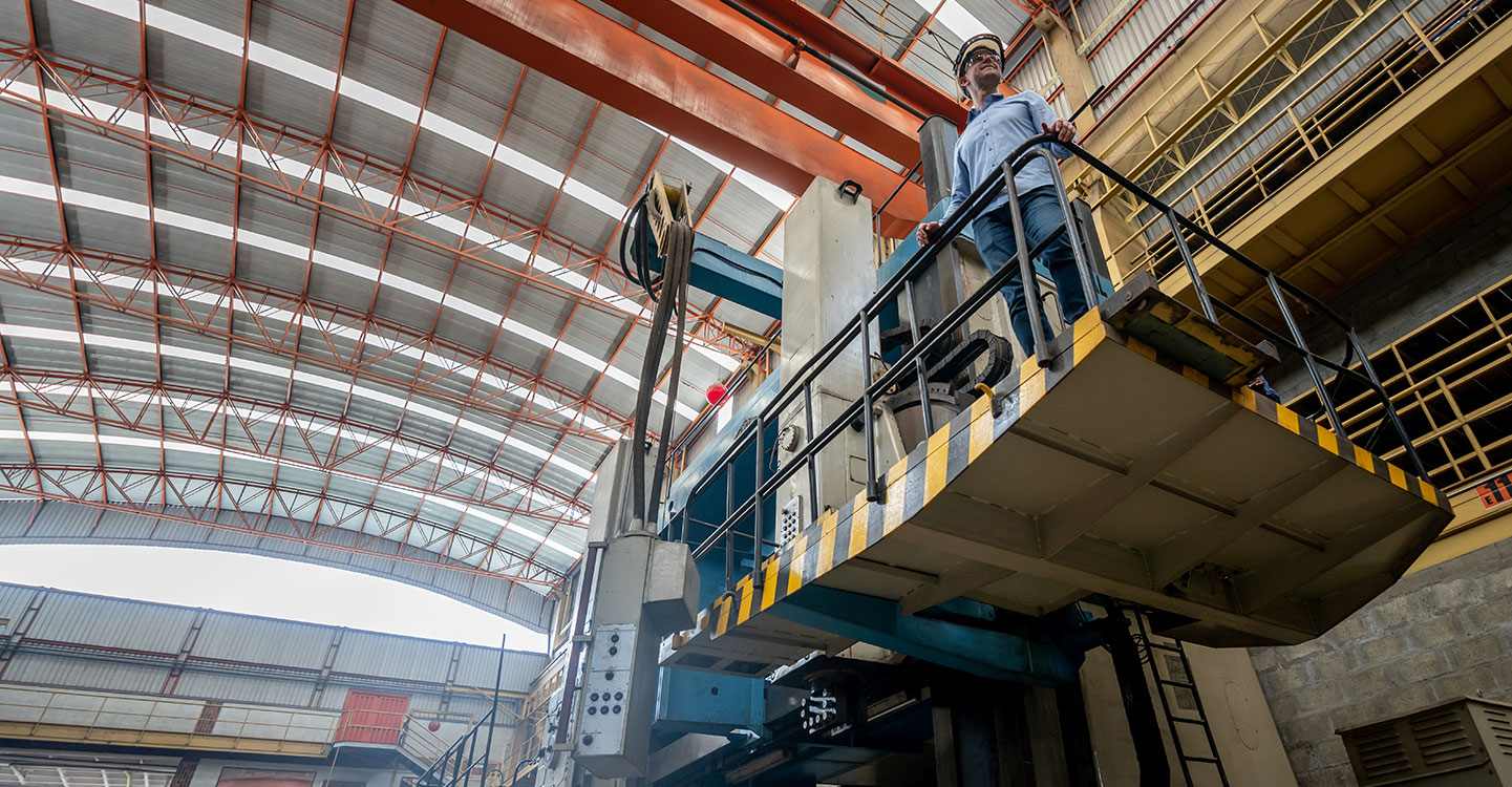 Monte-charge dans une usine