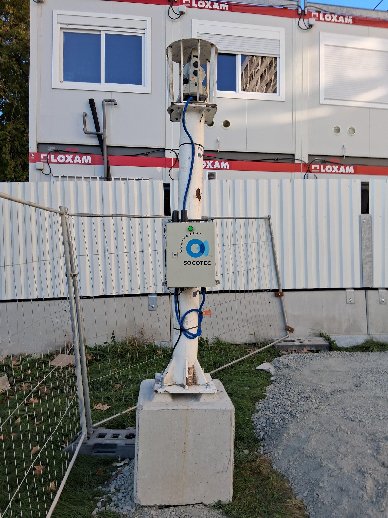 socotec-theodolite-materiel-surveillance-residence-centre