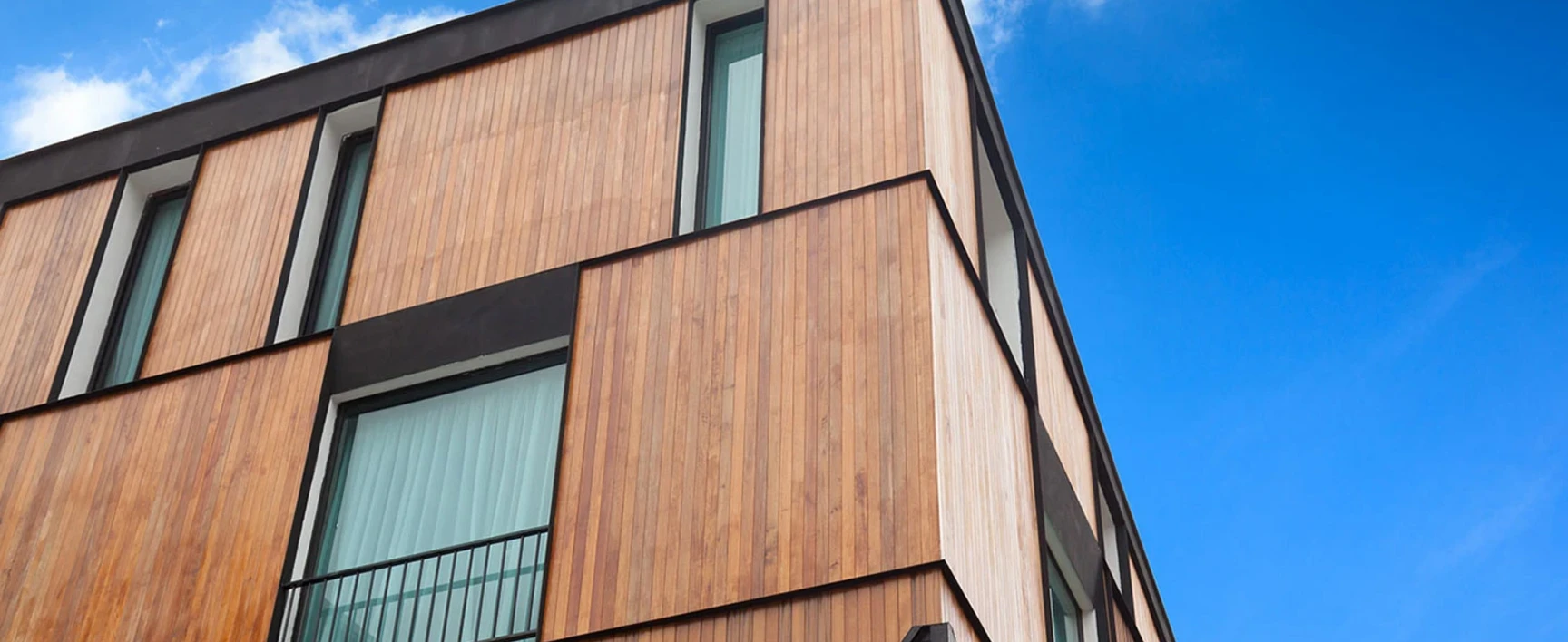 Façade d'une construction en bois