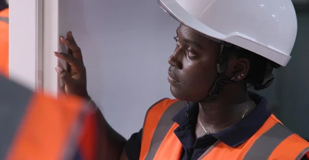 Apprentie du programme Rebond favorable et CFA SOCOTEC