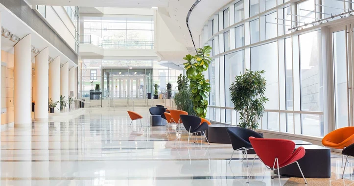Hall moderne d'une entreprise