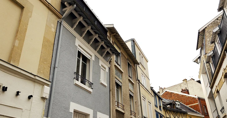 Immeubles dans une rue